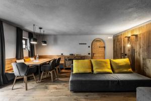 A seating area at Sportony Mountain Lodges