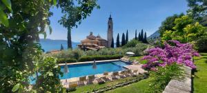 Bazén v ubytování Hotel Villa Europa nebo v jeho okolí