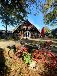 Ein Garten an der Unterkunft Ihr Ferien Hotel Brunnenhof