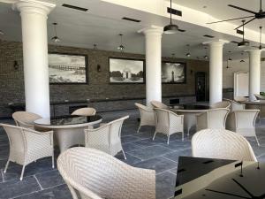 TV a/nebo společenská místnost v ubytování Lagoon Sarovar Premiere Resort - Pondicherry