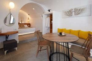 Voodi või voodid majutusasutuse Allure Breeze Suites toas