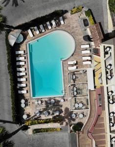 Θέα της πισίνας από το Hotel Agora Sure Hotel Collection by Best Western ή από εκεί κοντά