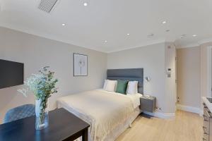 Cleveland Residences Paddington客房内的一张或多张床位