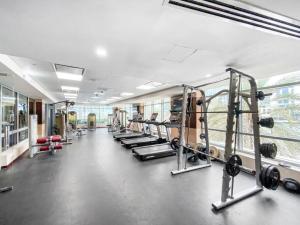 Fitness centrum a/nebo fitness zařízení v ubytování StoneTree - Park Island Blakely 1 BR - Prime location