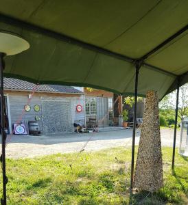 Ogród w obiekcie Camping La Petite Houmée