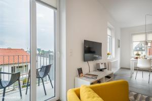 Μια τηλεόραση ή/και κέντρο ψυχαγωγίας στο Heimathafen 4 - M S Poseidon +4 φωτογραφίες