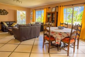 Posezení v ubytování Villa Mille Soleil + 21 fotografií