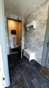 Fotografie z fotogalerie ubytování The Barn - Aurora Hoeve - loft met jacuzzi v destinaci Oldekerk