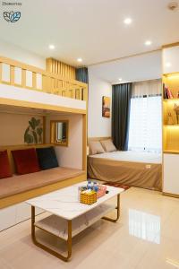 Χώρος καθιστικού στο Vinhomes Smartcity-Căn hộ dich vụ -Zhomestay