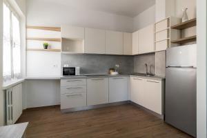 A kitchen or kitchenette at Casa Marianna by Garda FeWo
