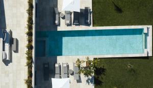 Bazén v ubytování Citrus Grove Luxury Villas nebo v jeho okolí
