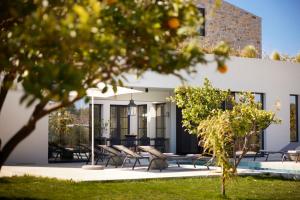 Posezení v ubytování Citrus Grove Luxury Villas