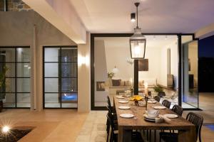 Fotografie z fotogalerie ubytování Citrus Grove Luxury Villas v destinaci Skaleta