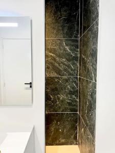 Zdjęcie z galerii obiektu Sublime Appartement Vieux Port w Marsylii