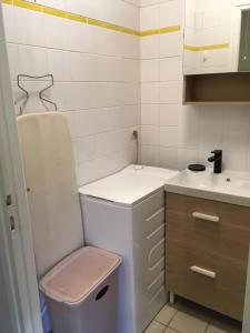 Kuchyňa alebo kuchynka v ubytovaní Vue mer sur la côte d'opale, studio la naturelle pour 4 personnes , WIMEREUX + 27 fotografií