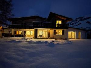 Chalet le Vertical - Chalet5*, sauna, jacuzzi, billard, balnéo, massage, pistes à 150 m v zime