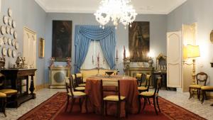 A seating area at Donna Guia suite