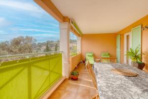 Balkon lub taras w obiekcie Bel appartement classé 3 étoiles