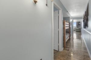 Kép Beach Front 18th Flr, Best Ocean View, New Upgrades szállásáról Destinben a galériában
