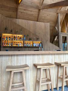 Lounge nebo bar v ubytování Tawa Refugio del Puelo