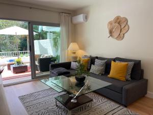 Posedenie v ubytovaní Suite 208, Close to the beach, 2 bedroom,Golden Mile
