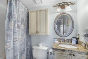 A bathroom at Beach Front 18th Flr, Best Ocean View, New Upgrades