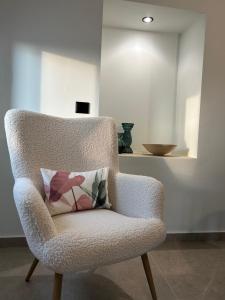 A seating area at Piedra Luxury Apartments