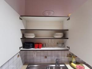 Köök või kööginurk majutusasutuses Simple Studio 36m2 in the Center of Burgdorf private Parking SMALL BATHROOM