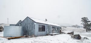 冬天的Tinkersfield's Field Houses