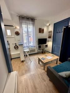 Μια τηλεόραση ή/και κέντρο ψυχαγωγίας στο Le Piccolo, Centre-ville