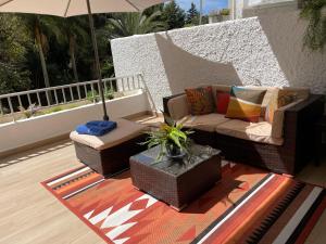 Posedenie v ubytovaní Suite 208, Close to the beach, 2 bedroom,Golden Mile