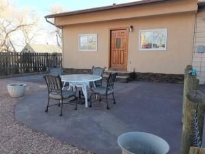 Kawasan patio atau luaran di Your home in Colorado Springs
