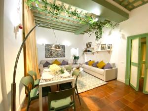 Χώρος καθιστικού στο Pantheon Ancient Rome Apartment