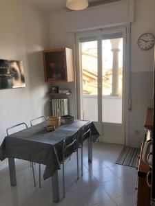 Fotografie z fotogalerie ubytování Holly's House apartment v destinaci Alzano Lombardo