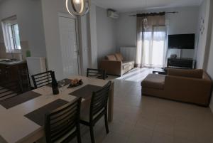 Posedenie v ubytovaní Renting House GALINI