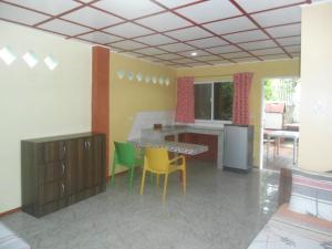 A cozinha ou kitchenette de Menchu's Pension House