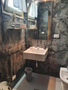 Salle de bains dans l'établissement Miro B&B