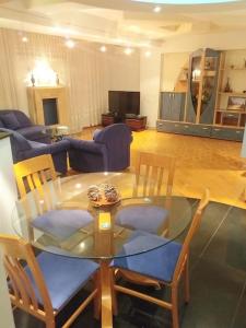 バクーにあるSea View Apartment in the Center of Baku!のギャラリーの写真