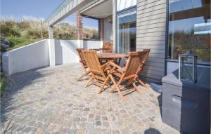 Kawasan patio atau luaran di Holiday Home Tornbjerrevej Hvide Sande Xii