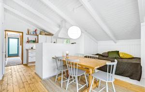 Kuchyň nebo kuchyňský kout v ubytování Holiday Home Georgsensvej
