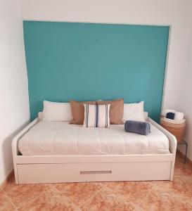 Gallery image of Monela Front beach sólo familias in Playa de Gandia