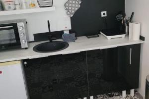 Kuchyňa alebo kuchynka v ubytovaní LES GORGES DU VERDON chalet