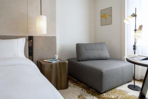 Cama ou camas em um quarto em The Westin Grand Frankfurt