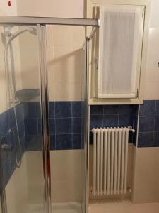 A bathroom at Sun Lake Iseo apartment