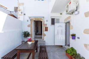 Kép Avli Village Home with Outdoor Jacuzzi szállásáról Vafészben a galériában