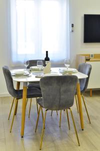 TV a/nebo společenská místnost v ubytování Apartment Maris Sinj