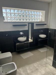 A bathroom at Villa Green garden