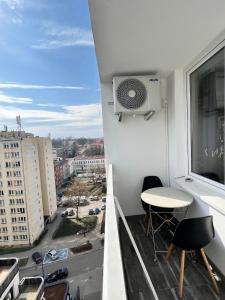 Balkon lub taras w obiekcie WARSZAWA CENTER POWIŚLE 3 rooms 10th floor view
