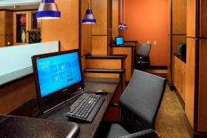 TV a/nebo společenská místnost v ubytování Fairfield Inn & Suites Weatherford