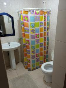 Koupelna v ubytování HOTEL BADINCA Alojamento Low Cost in Bissau avenida FRANCISCO MENDES